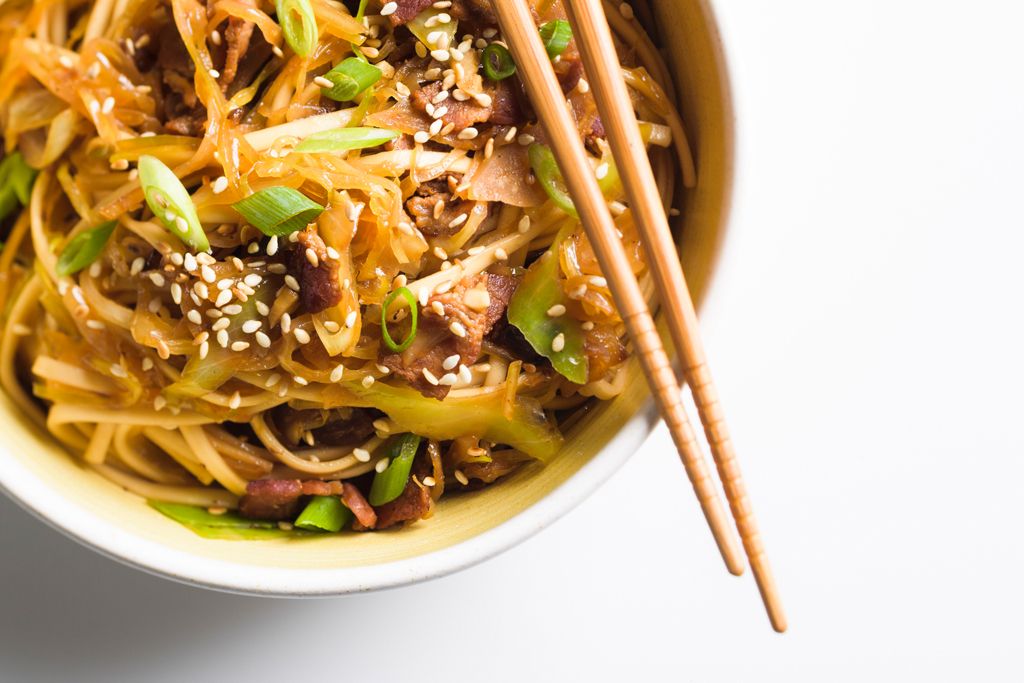 Stir-Fried Udon with Bacon and Cabbage